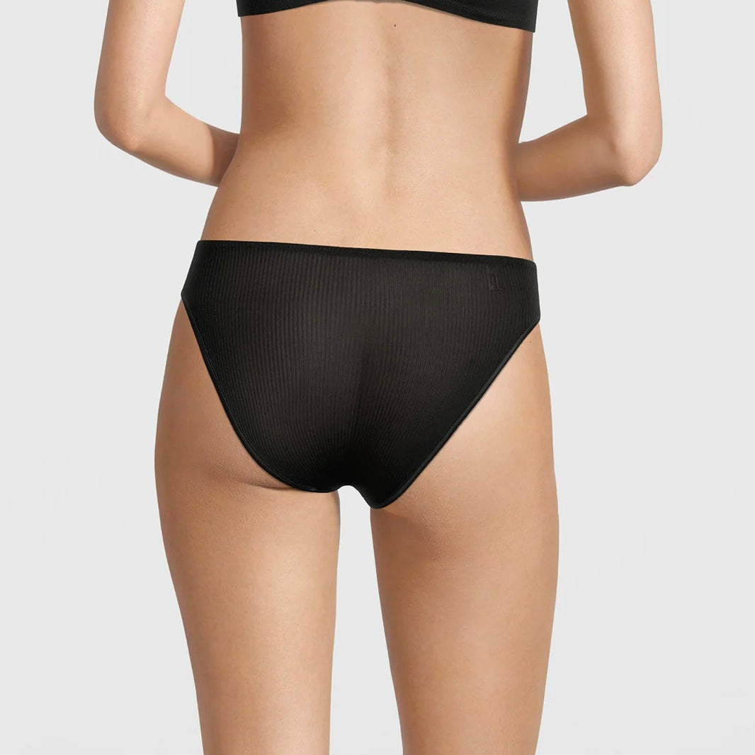 Silke Trusser, Sort 9451