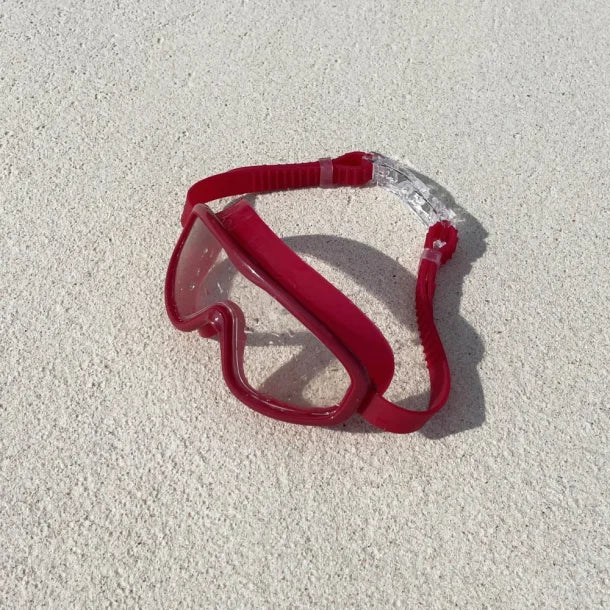 Hans Svømmebriller, Ruby Red