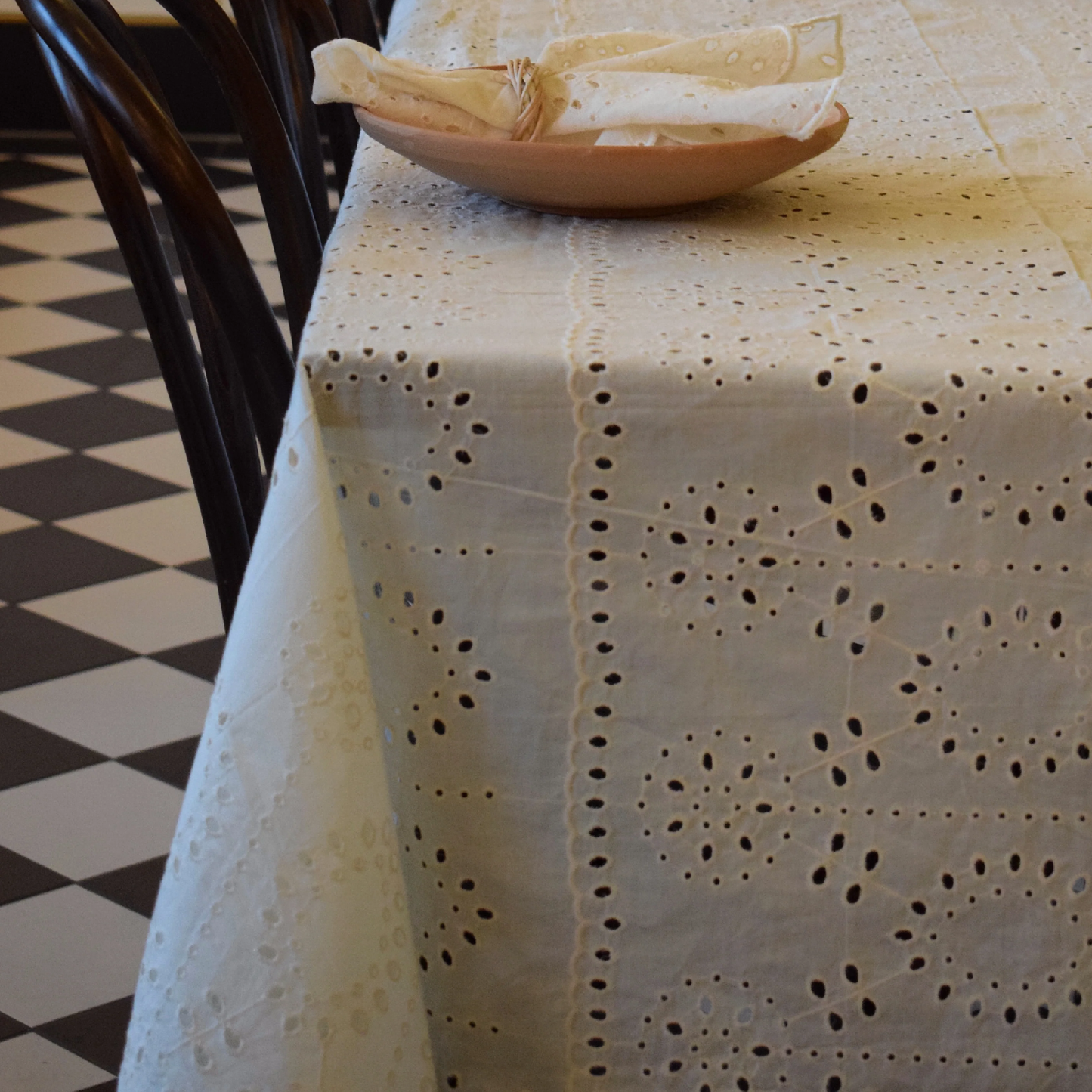 Jou Embroidery Anglaise Table Cloth (140x240cm)