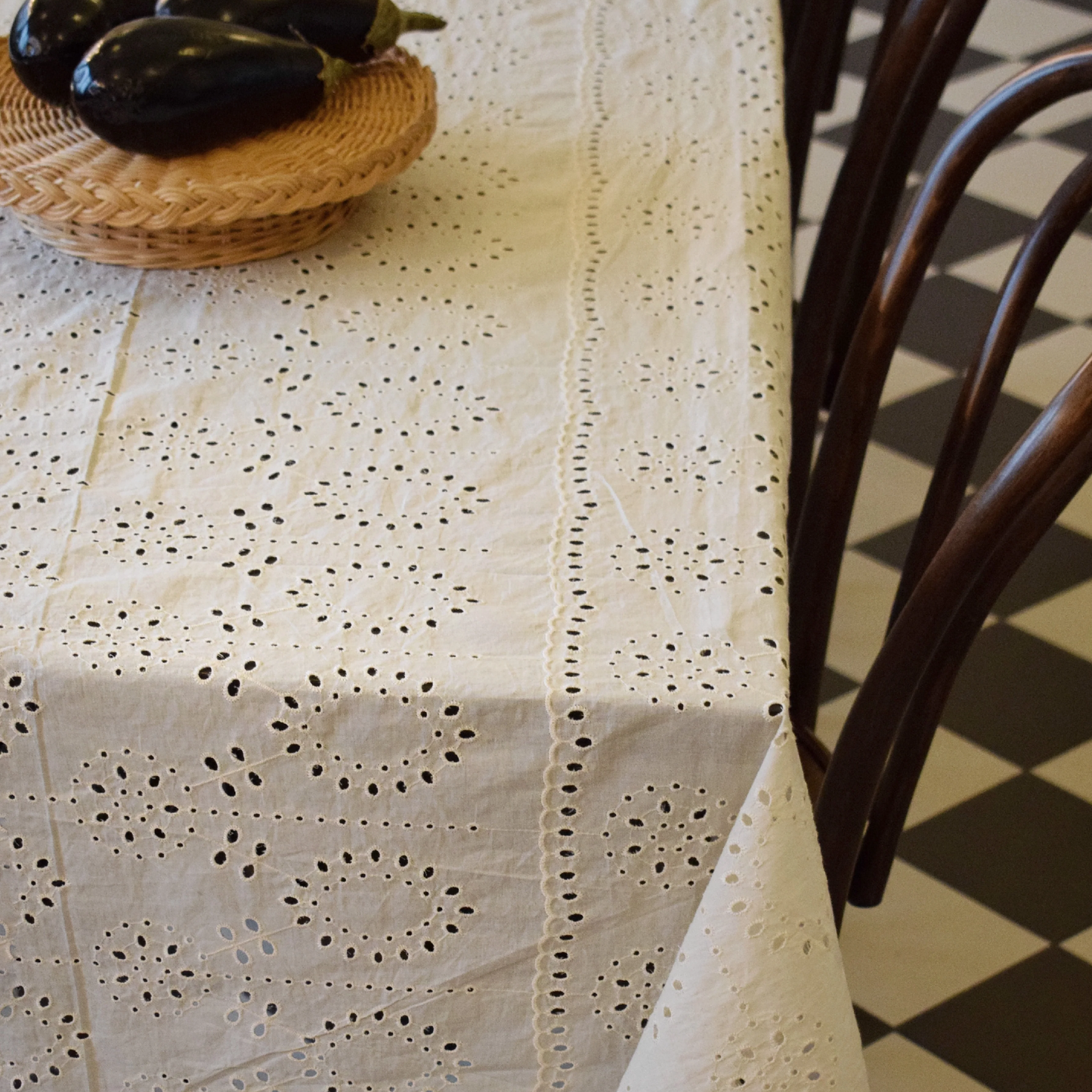 Jou Embroidery Anglaise Table Cloth (140x240cm)