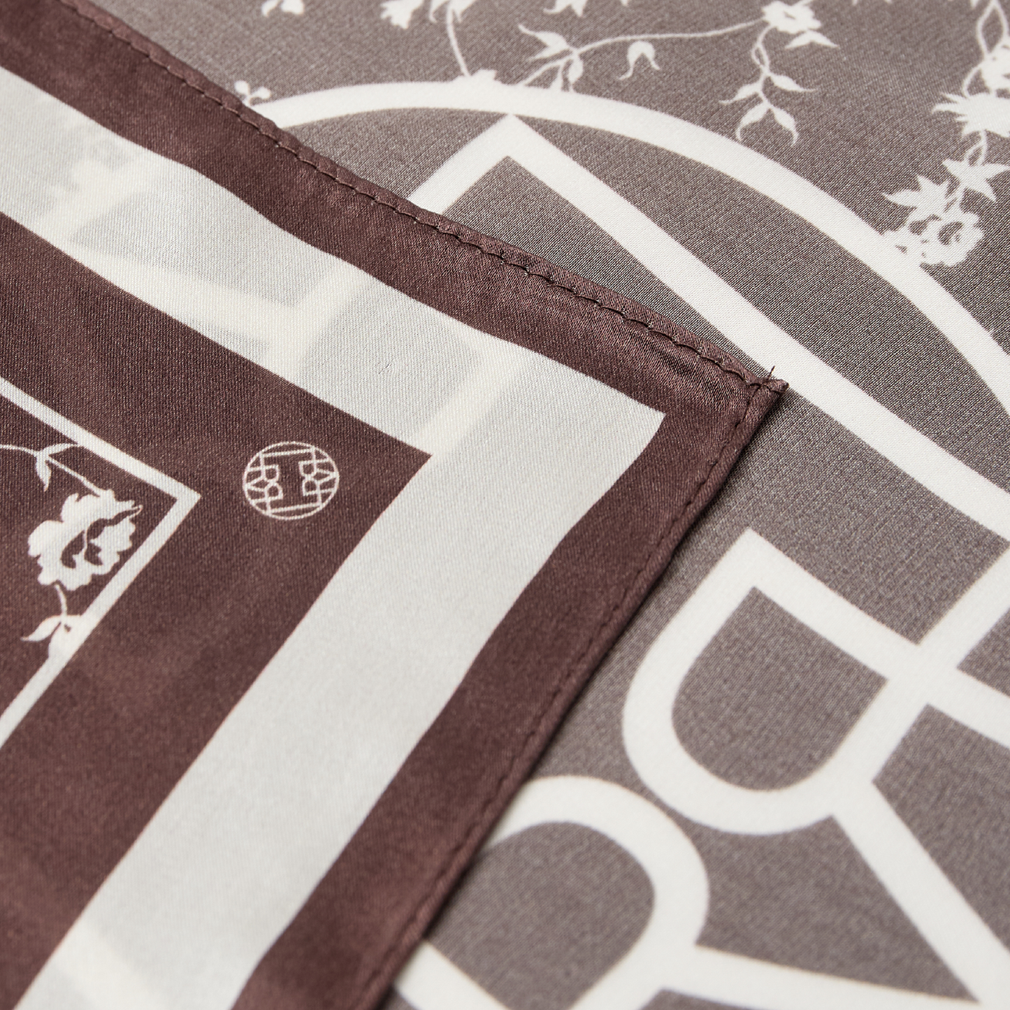 Rossi 1 Silketørklæde, Brun