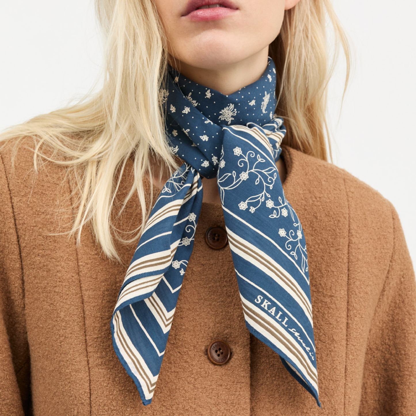 Skall Classic Scarf, Dark Navy (90x90 cm)