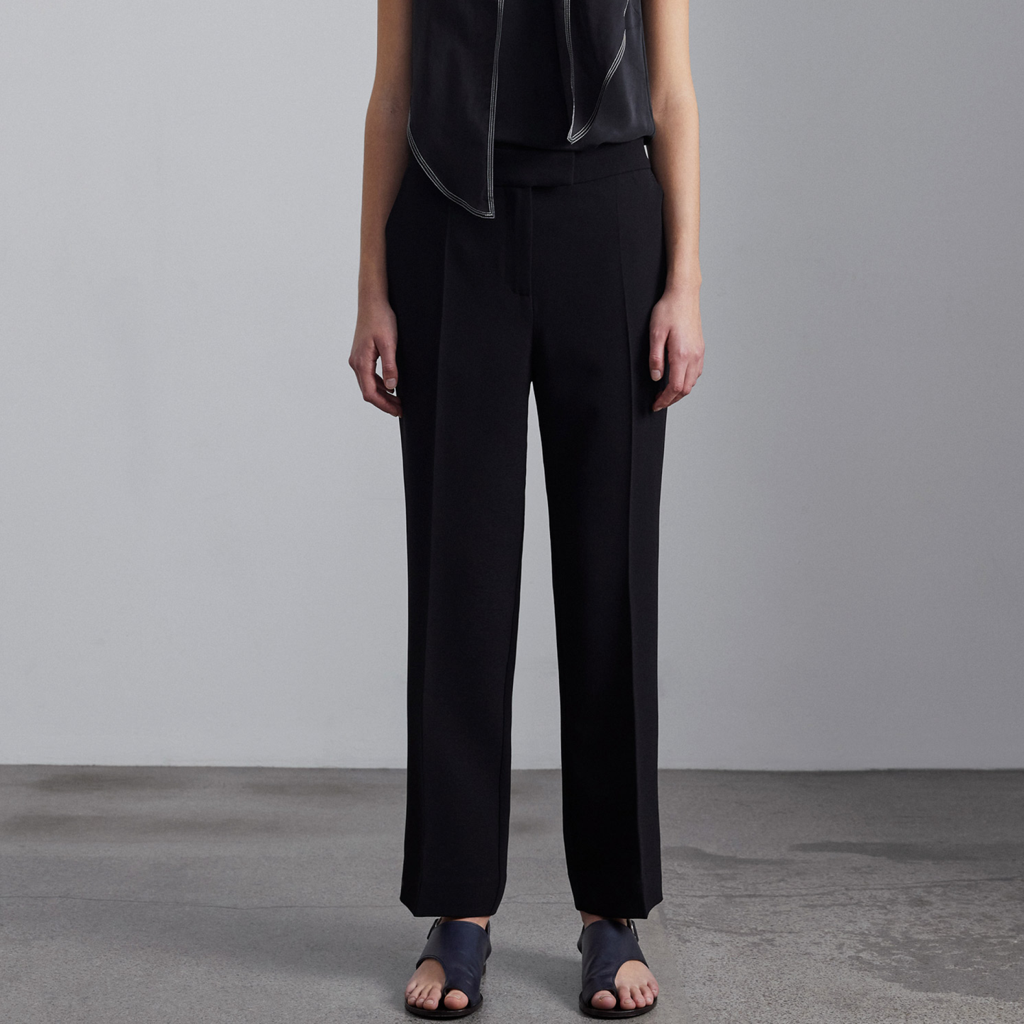 Phoenix Crepe Georgette Pants, Black