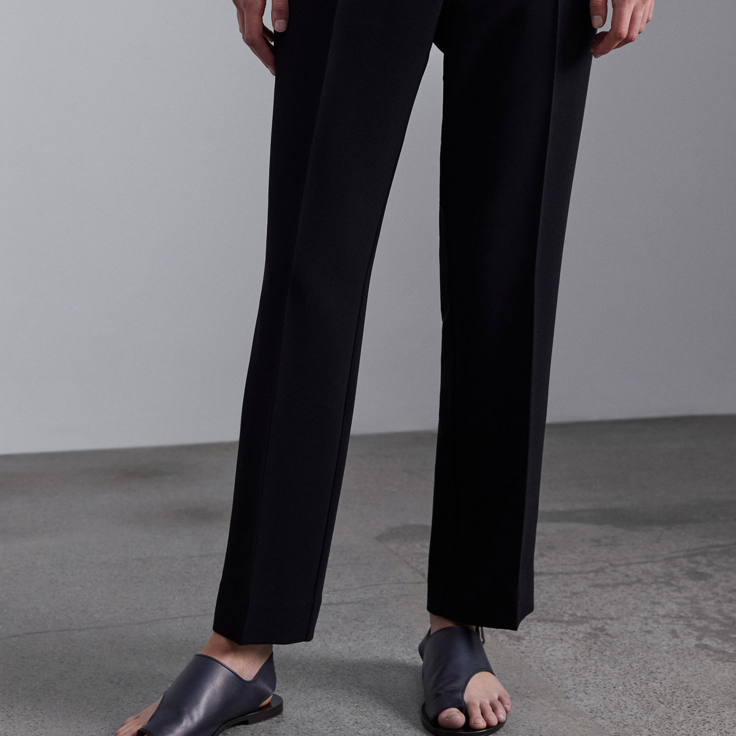 Phoenix Crepe Georgette Pants, Black