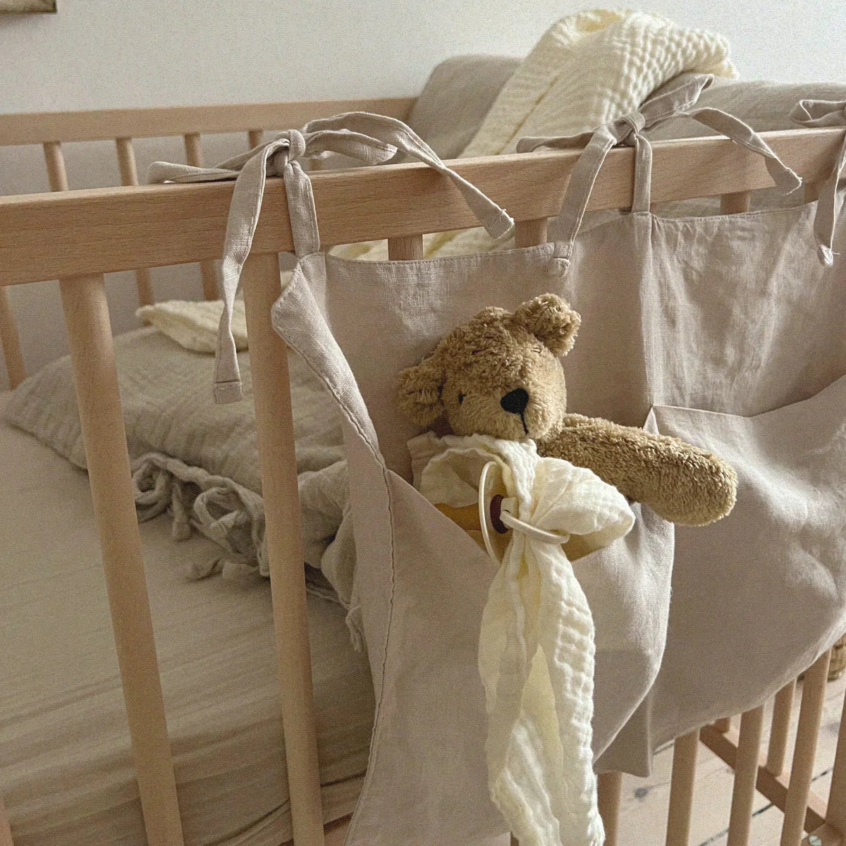 Linen Bed Pocket, Beige