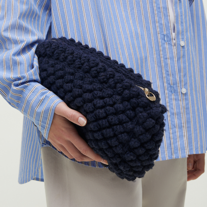 Linn Clutch, Black Blue