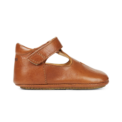 Prewalker with heart and Velcro closure, Cognac