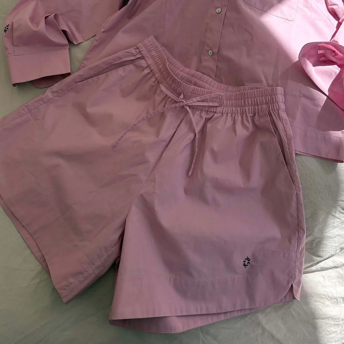 Claire Shorts, Peony
