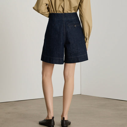 Emile Shorts, Brut