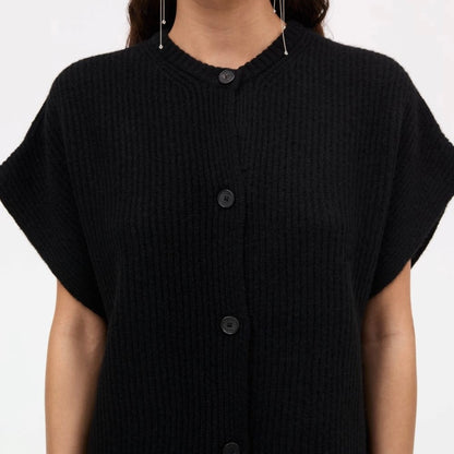 Thilda Yak Strik, Black