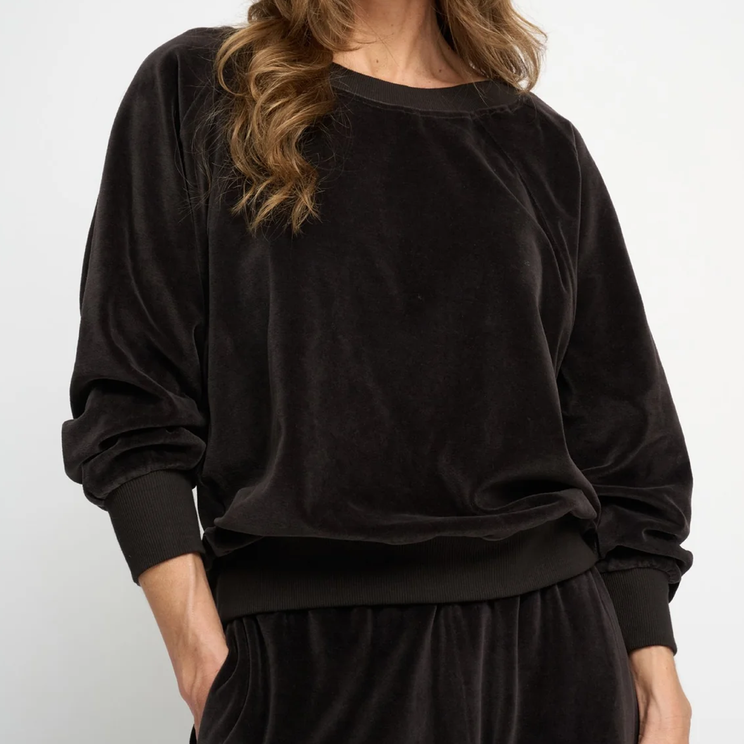 Joline Sweatshirt Velvet, Dark Brown