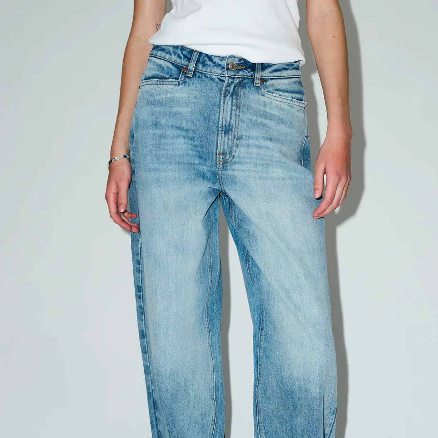Kaia Slung Jeans, Wash Genova Denim Blue