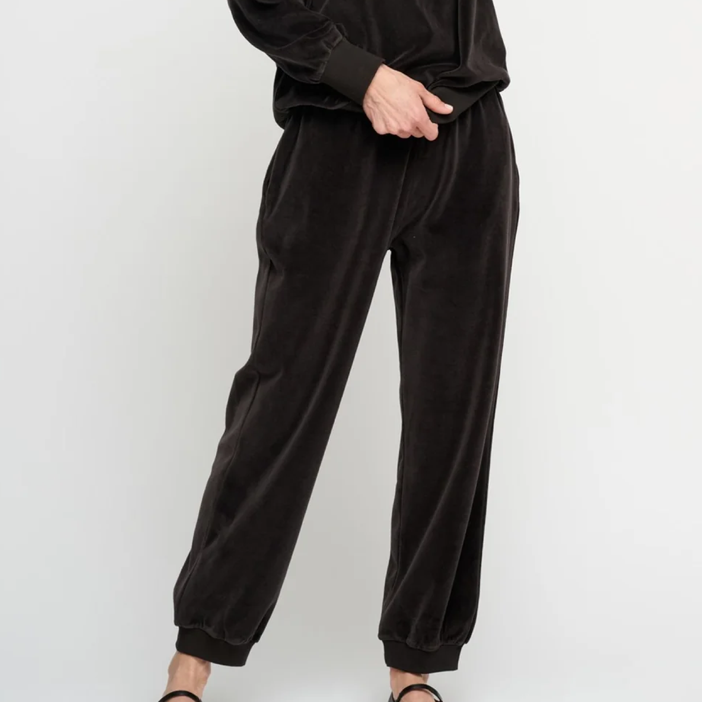 Mally Sweatpants Velvet, Dark Brown