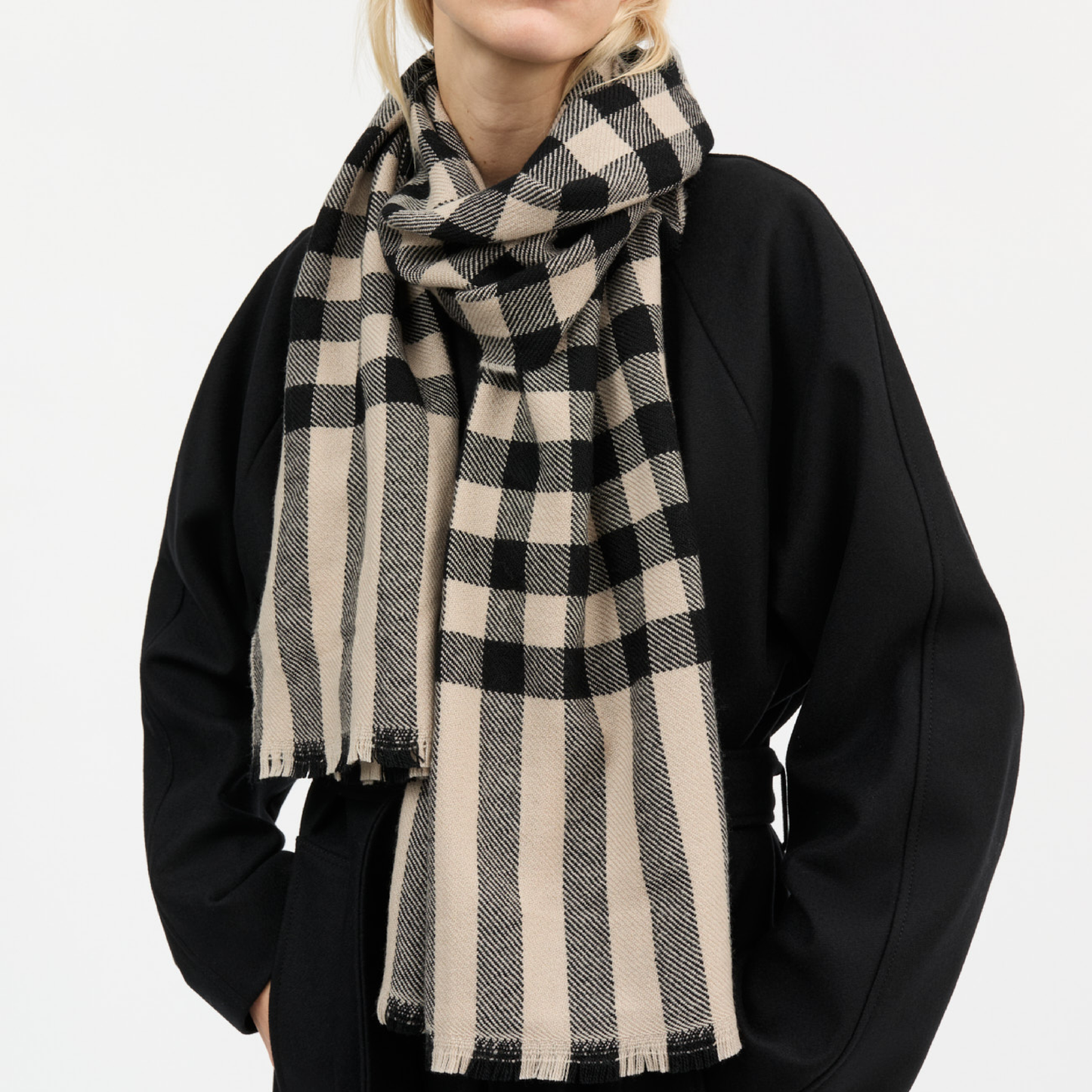 Nadelle Scarf, Black/Beige Check
