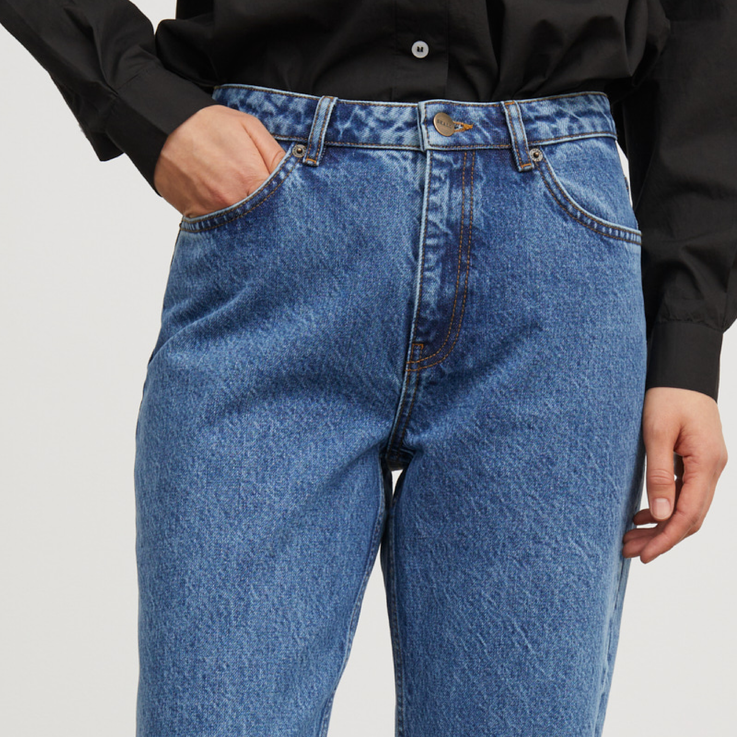 Allison Cropped Jeans, Mid Blue Denim