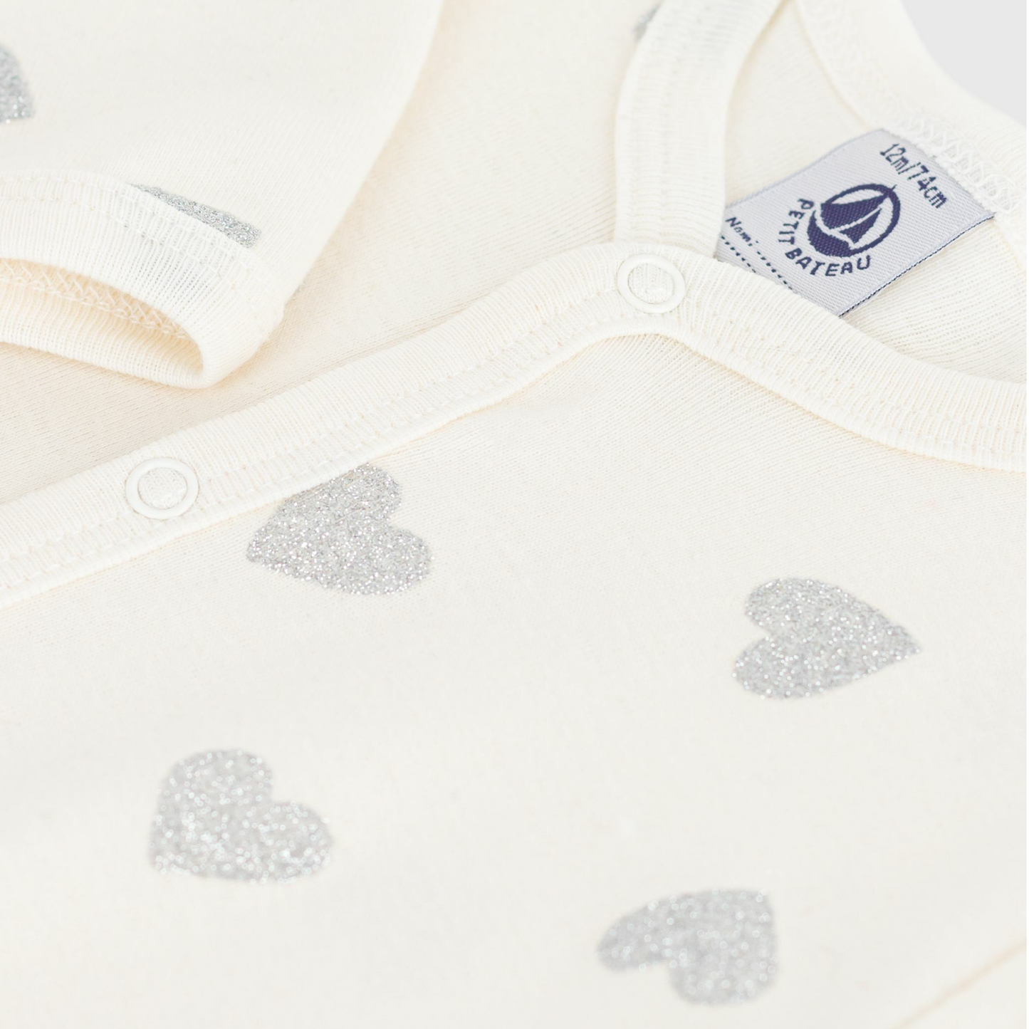 Heldragt Med Fødder, Hjerter